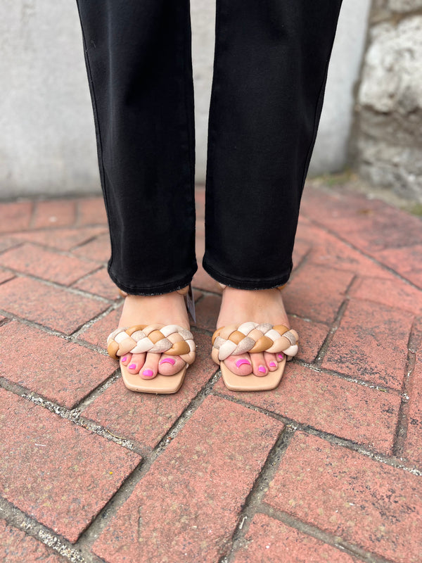 BUGGY BRAIDED HEELS